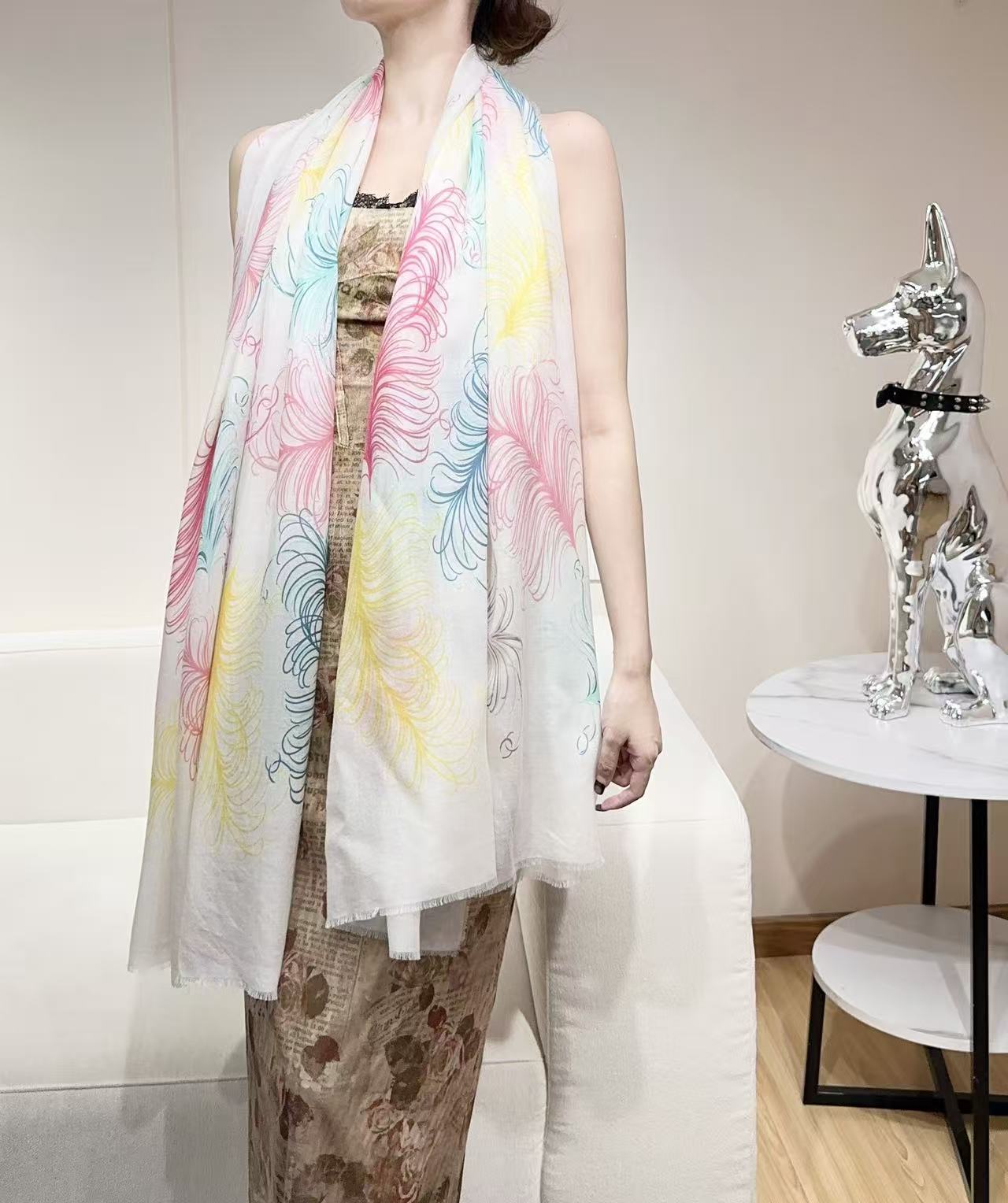 上新🌈 原版品质～～ 香奶奶专柜款～就是告诉大家这款必须收～🆕❤️ 新款长羊绒😍专柜同步🌈✨这个size