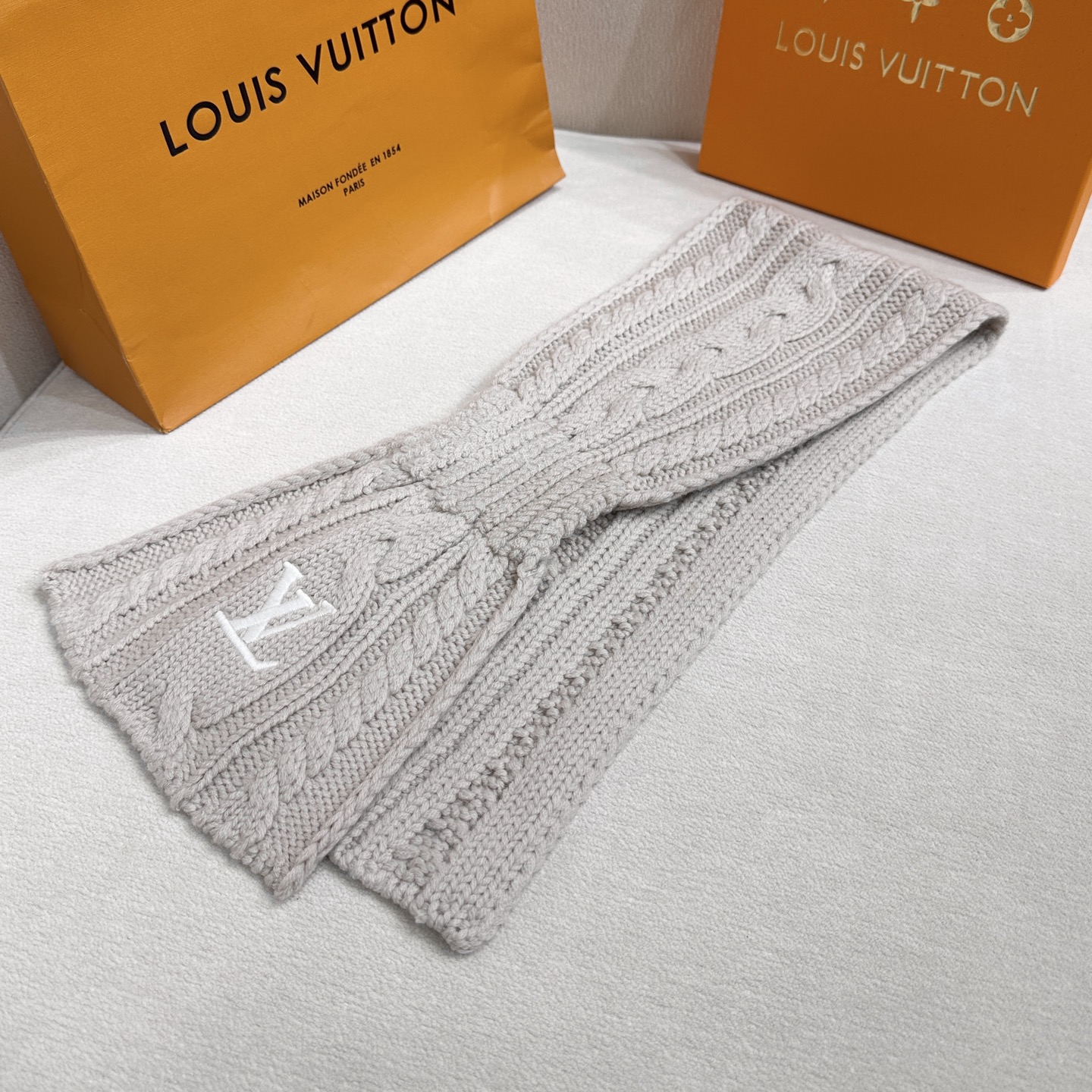 ❤️上新！LV永不冻结围脖 135*20cm 100%羊毛 Never Freeze 围巾选用柔暖羊毛 