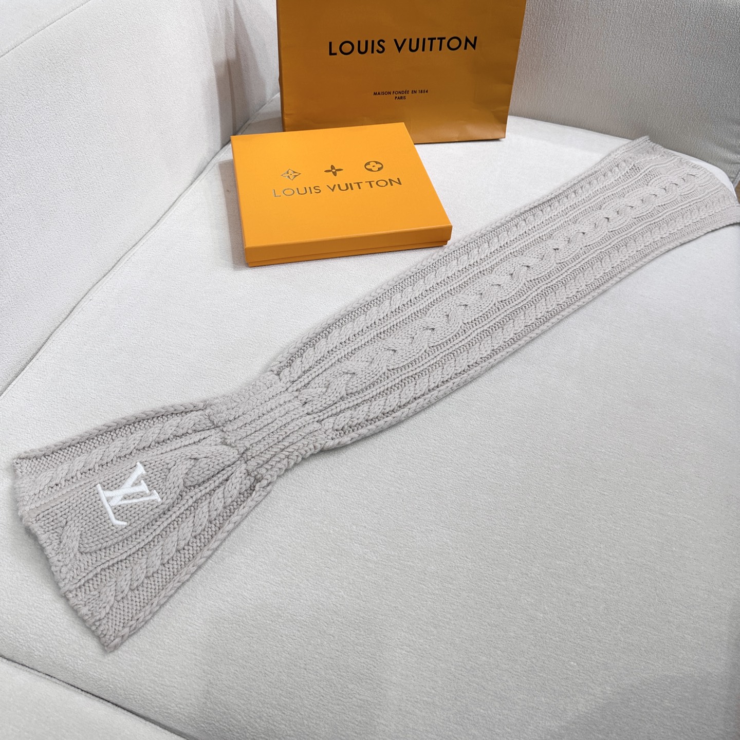 ❤️上新！LV永不冻结围脖 135*20cm 100%羊毛 Never Freeze 围巾选用柔暖羊毛 