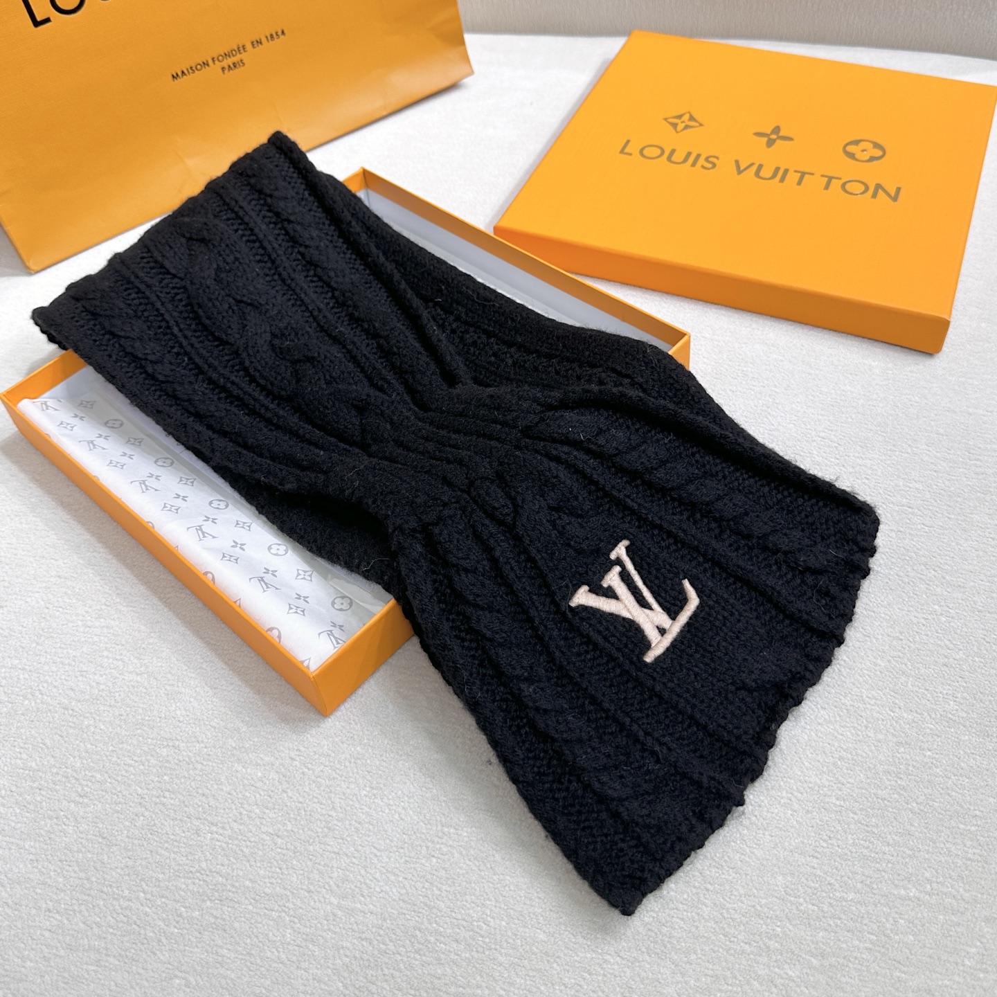 ❤️上新！LV永不冻结围脖 135*20cm 100%羊毛 Never Freeze 围巾选用柔暖羊毛 