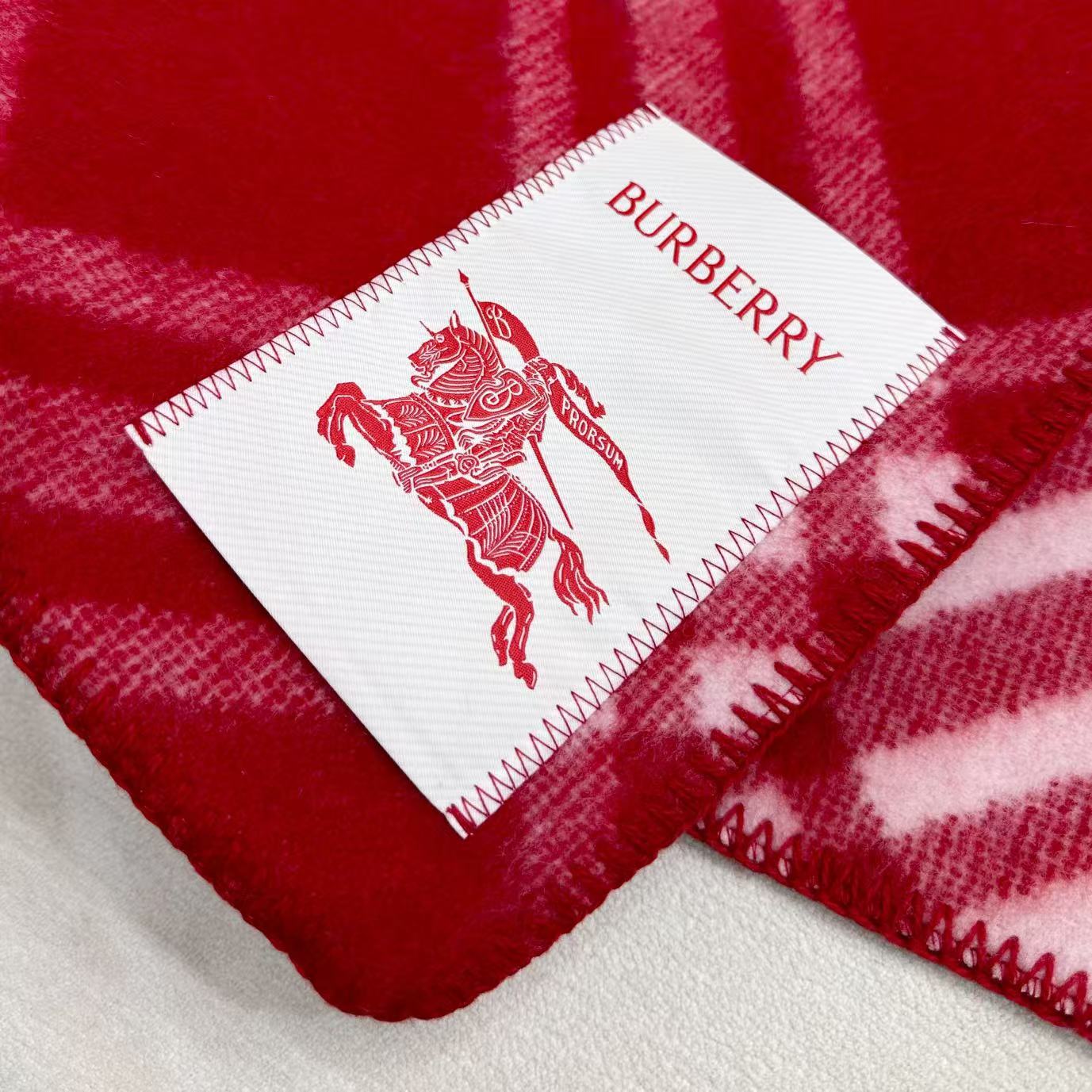 与去年帽子斗篷同一工厂订单出货，拿过的亲懂，真正的货美价优 （全智贤同款，百分百对版）Burberry可