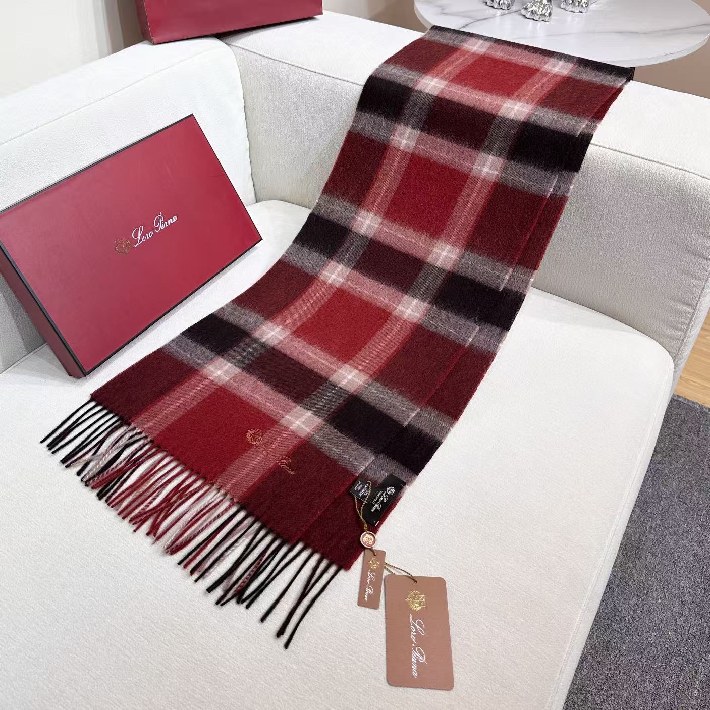 🆕Loro Piana · 【贸易公司尾单，极品山羊绒围巾披肩】送人自留都太高大上了😍重磅上新，爆款爆款