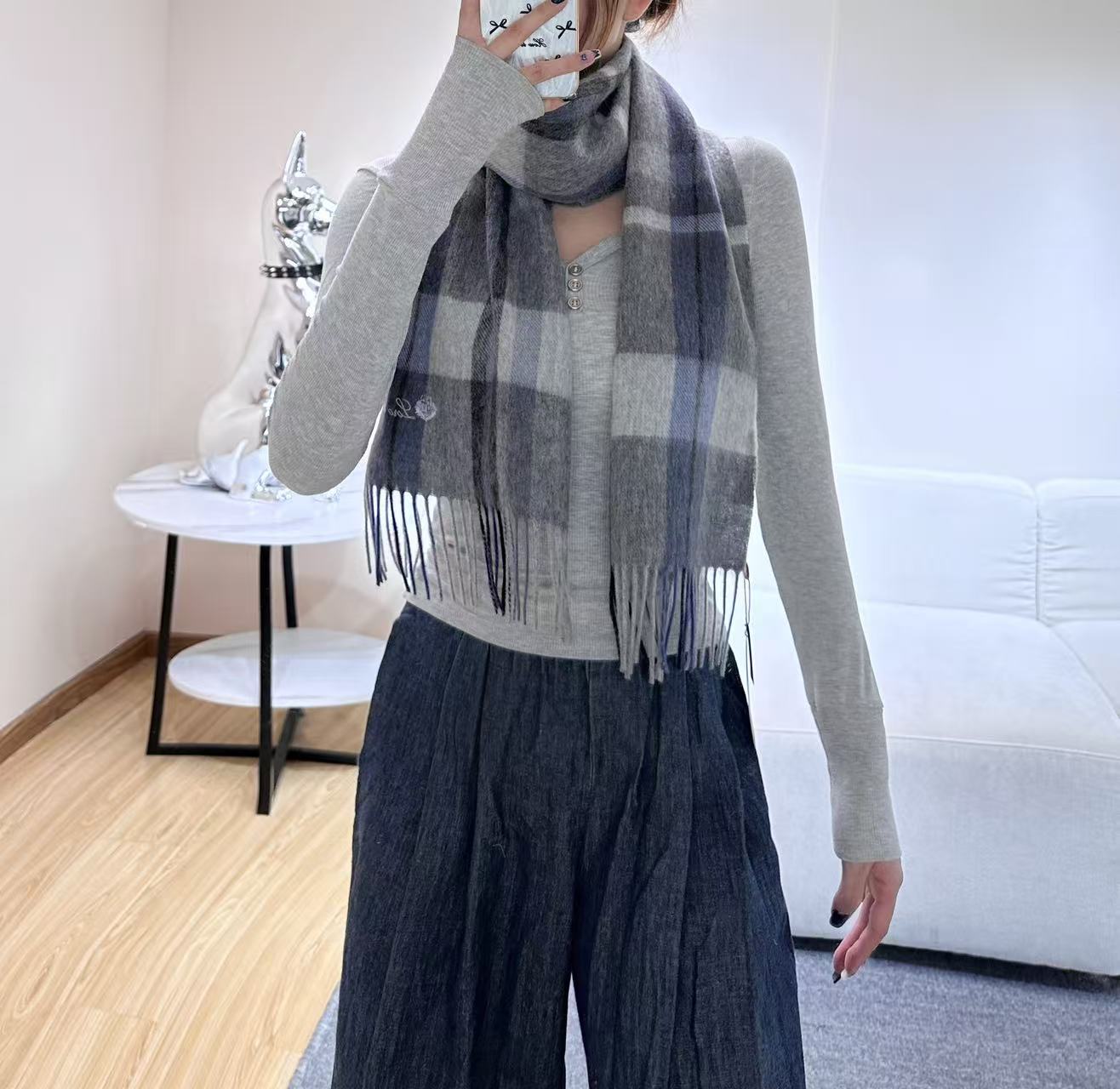 🆕Loro Piana · 【贸易公司尾单，极品山羊绒围巾披肩】送人自留都太高大上了😍重磅上新，爆款爆款