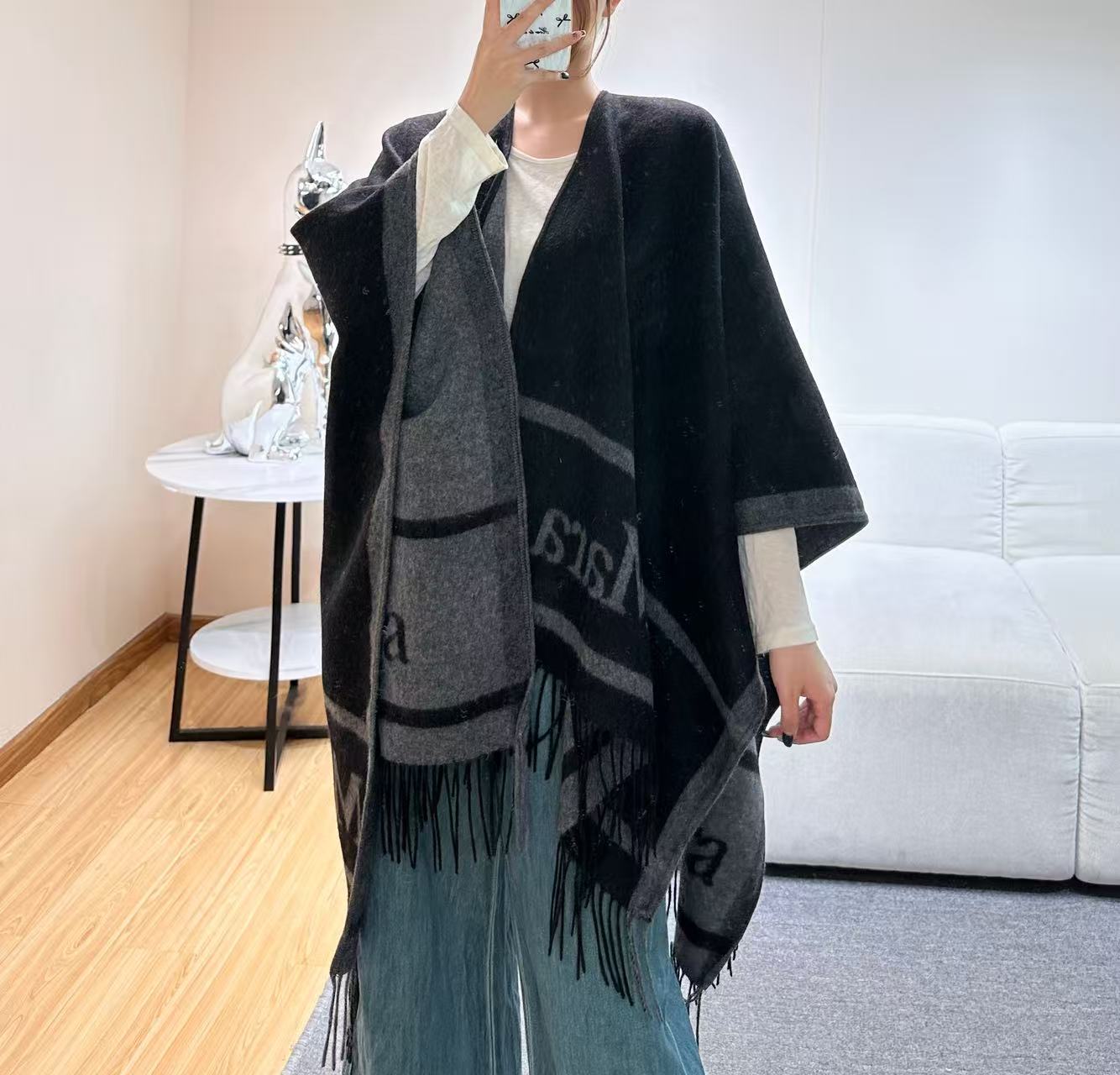 𝐌𝐚𝐱 𝐦𝐚𝐫𝐚 双面斗篷‼️原单品质牛货,气质的没有争议‼️本年度最in的走秀斗篷🤙🏻百搭的无敌的那种