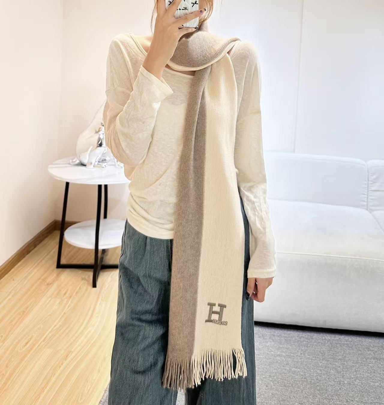 上新！男女同款，百分百纯羊绒 Hermes（爱马仕）同步专柜，高端羊绒针织围巾！】可正式，可随意，非常C