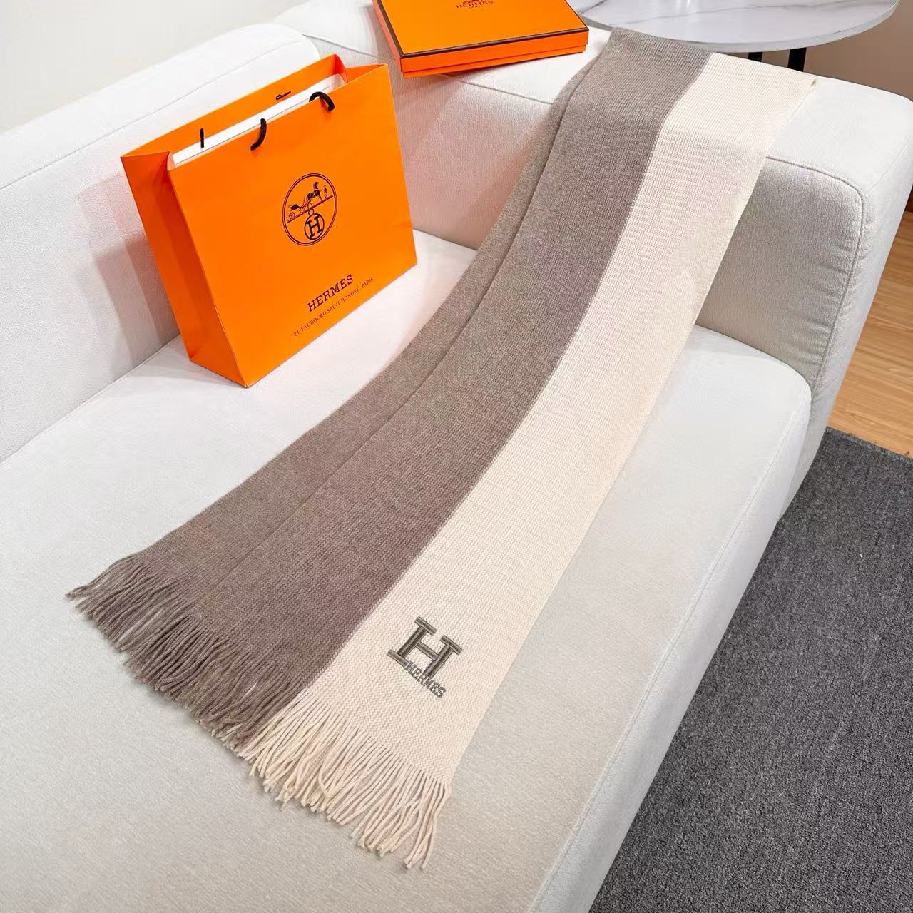 上新！男女同款，百分百纯羊绒 Hermes（爱马仕）同步专柜，高端羊绒针织围巾！】可正式，可随意，非常C