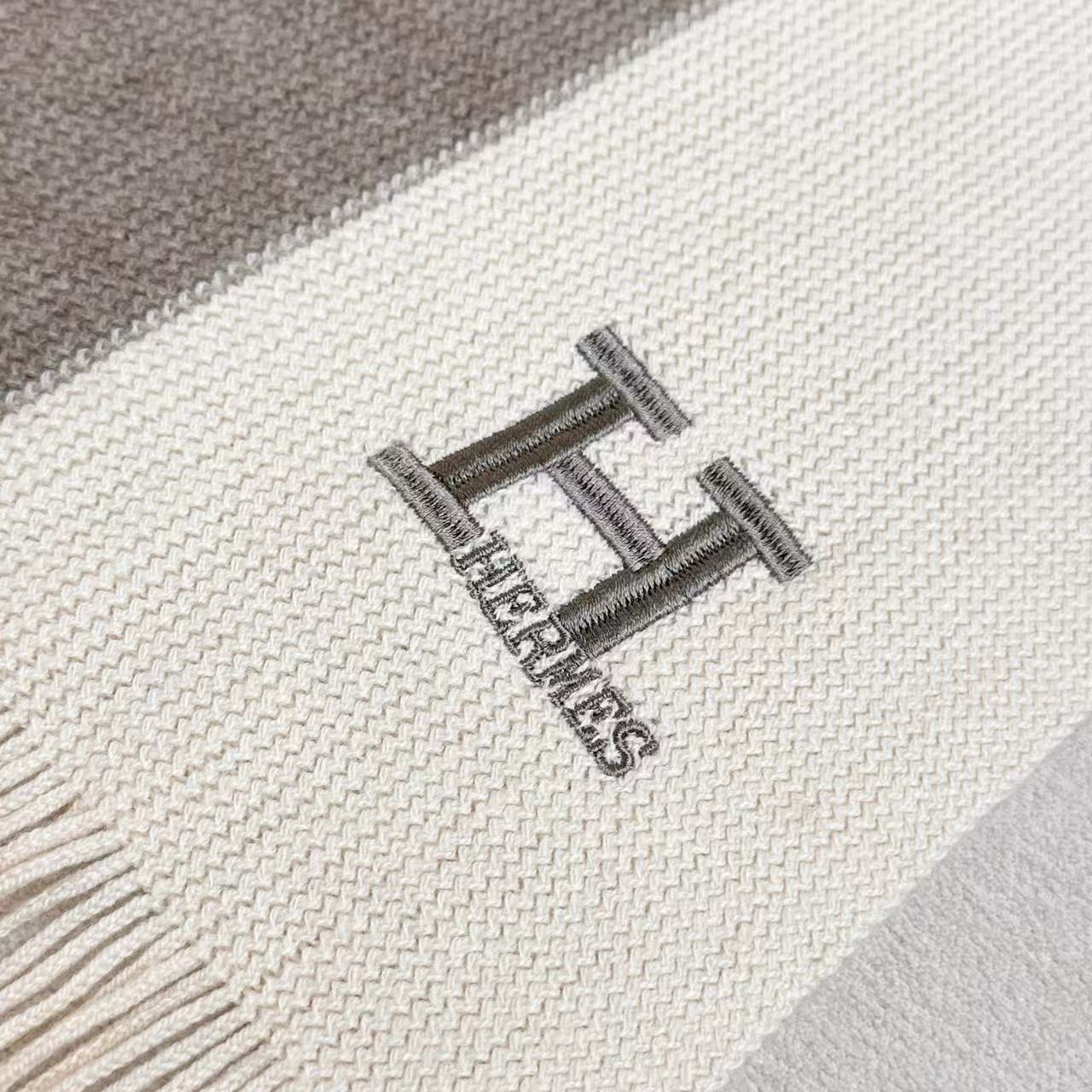 上新！男女同款，百分百纯羊绒 Hermes（爱马仕）同步专柜，高端羊绒针织围巾！】可正式，可随意，非常C