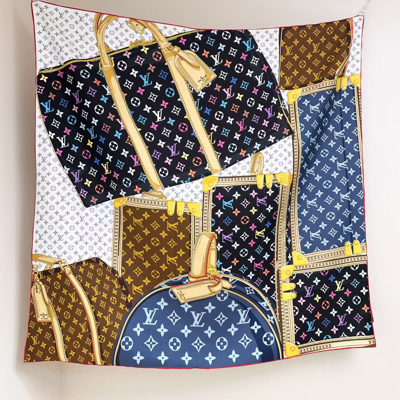 LV X TM MONOGRAMMULTICOLOR COLLECTORSQUARE 90方巾路易威登携 LV X TM MONOGRAMMULTICOLOR COLLECTORSQUARE 90方巾路易威登携