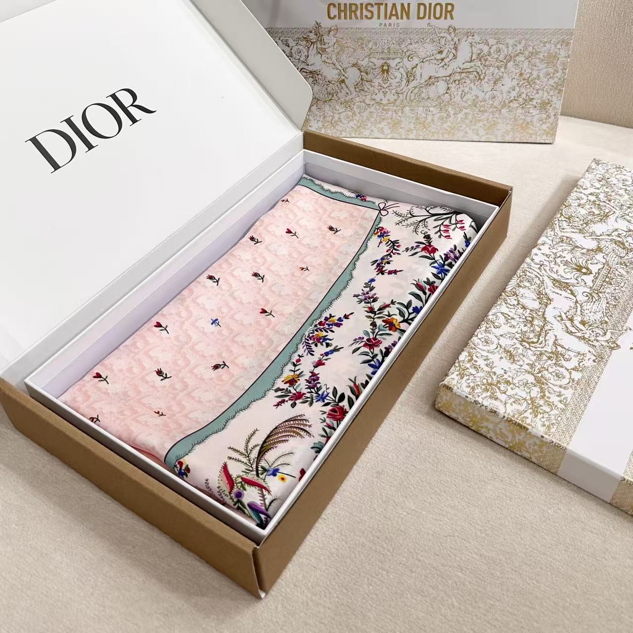 Dioramour 印花方巾90 厘米粉色桑蚕丝斜纹面料多色 Revolution Flowers 图案