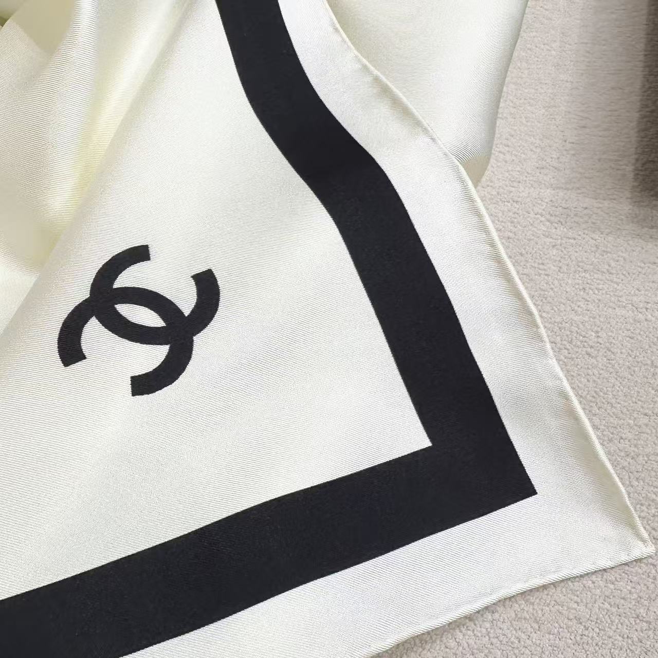 18姆米双面 太！好！看！无法被低估的灵魂简约， Chanel 24K cc最🆕最简约的真丝方巾，Jen