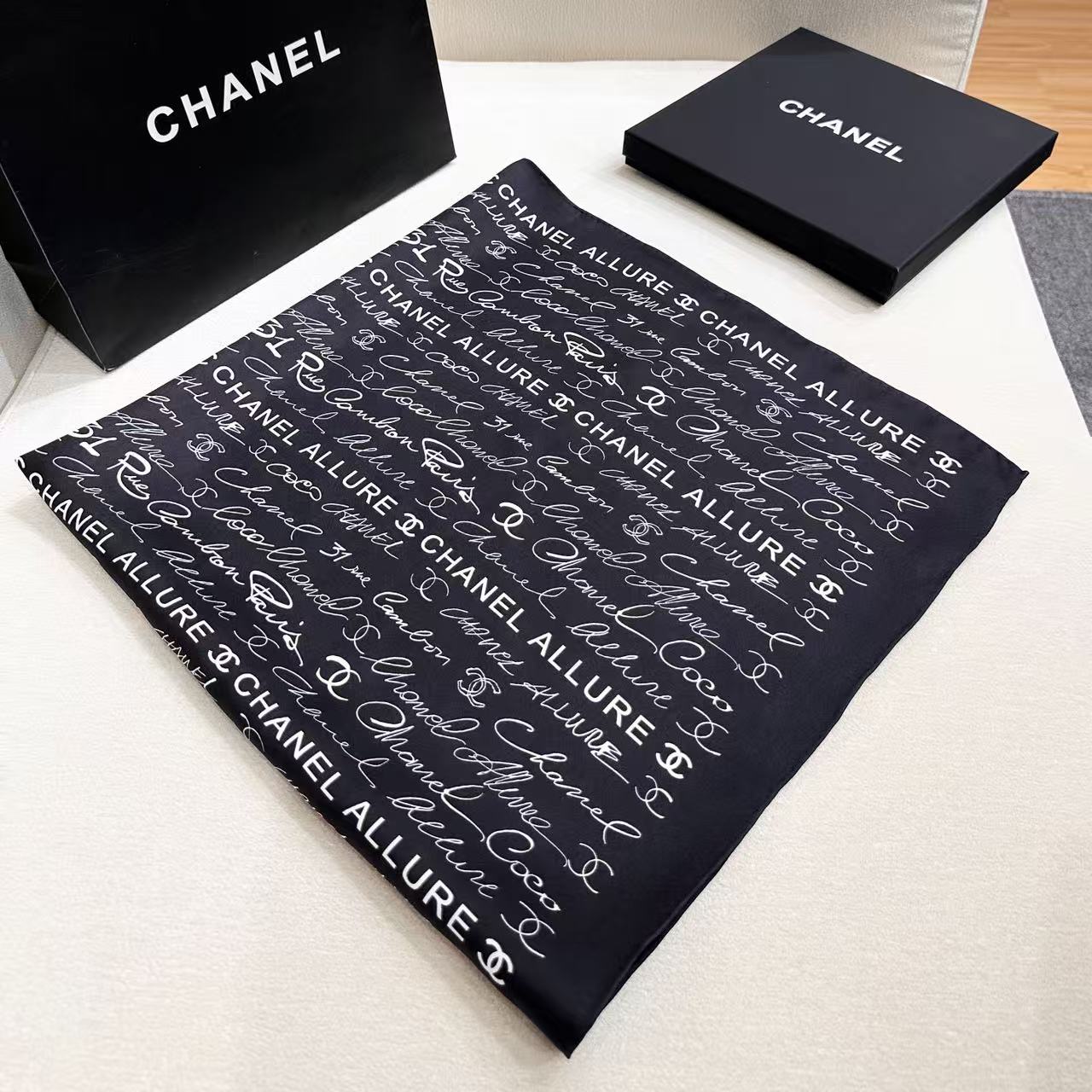 Chanel-90*90真丝双面方巾【18mm双面同色】出道即巅峰🐂火爆到一条难求🖤高级感十足的字母CC