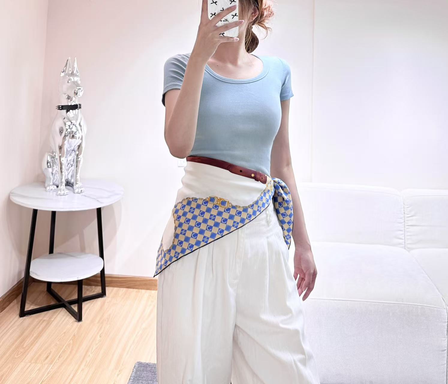 ​​  CELINE 90真丝方巾​​✨CELINE 18mm真丝方巾，采用顶级真丝，触感柔滑轻盈，透气