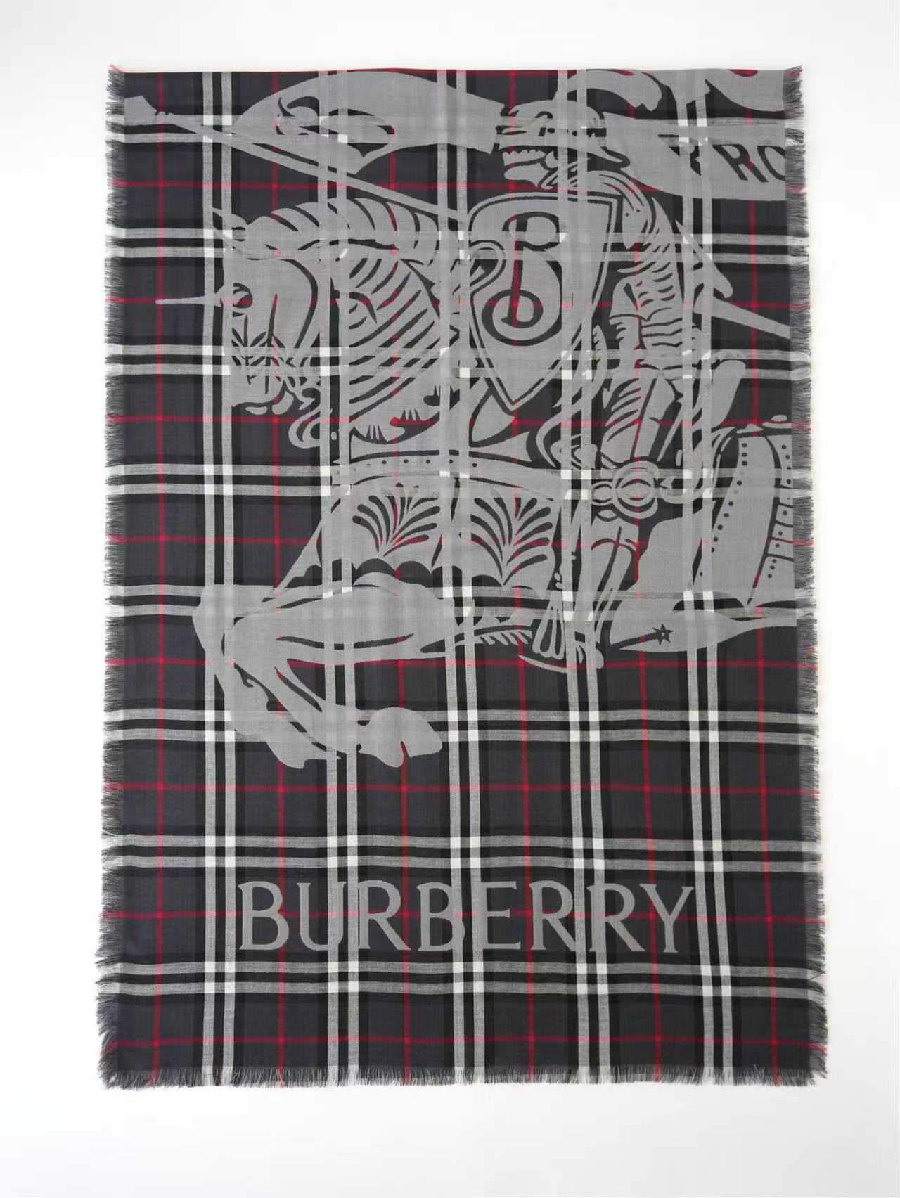 BURBERRY新款【放大看细节📢】织造细节完美！双面提花工艺！战马图案清晰，凹凸感特别强。115支混纺纱线，手感质感都