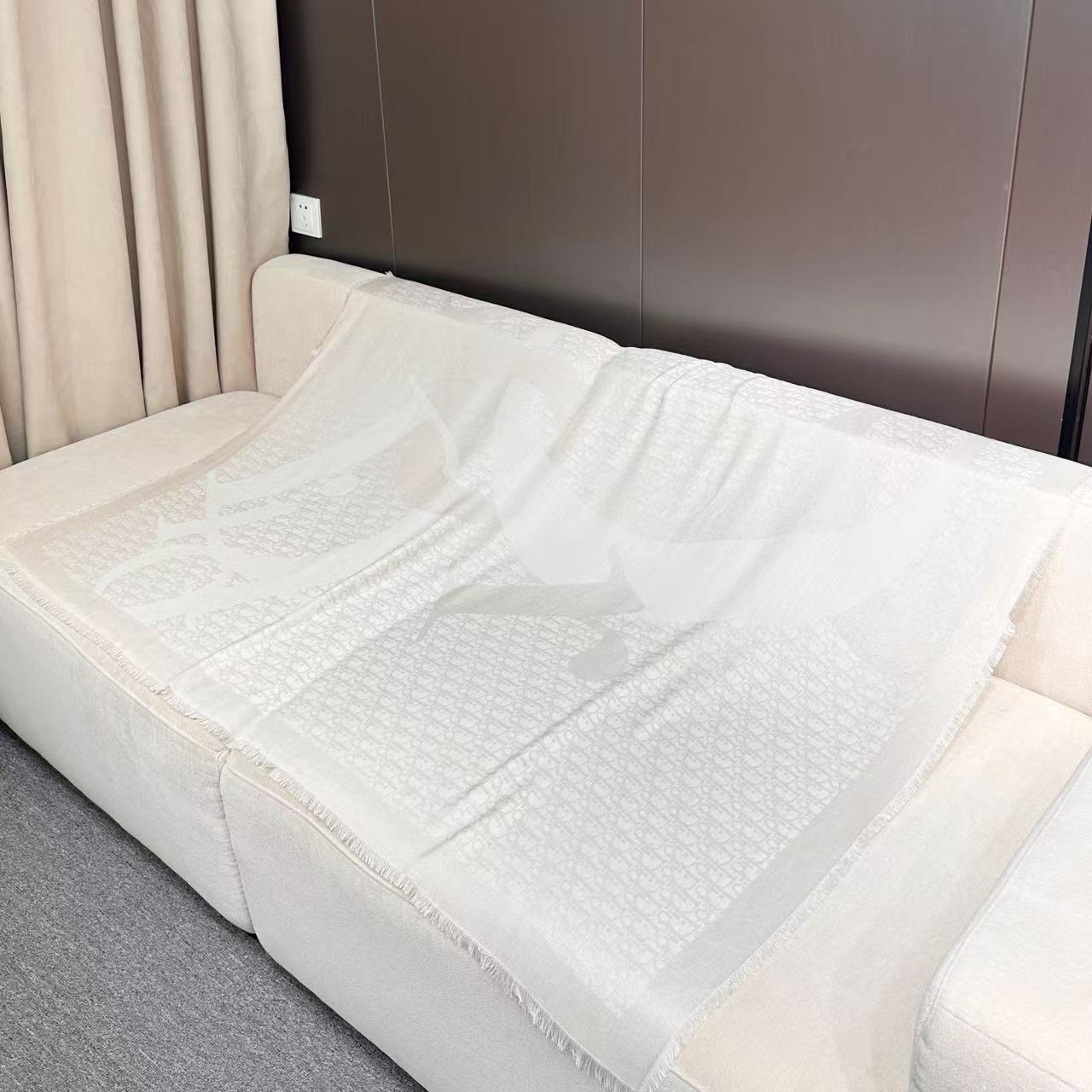 ❤26年秋冬新款Dior Infini 印花披肩（官方款) 尺寸：标准140cm×140cm大方巾披肩Dior Infi