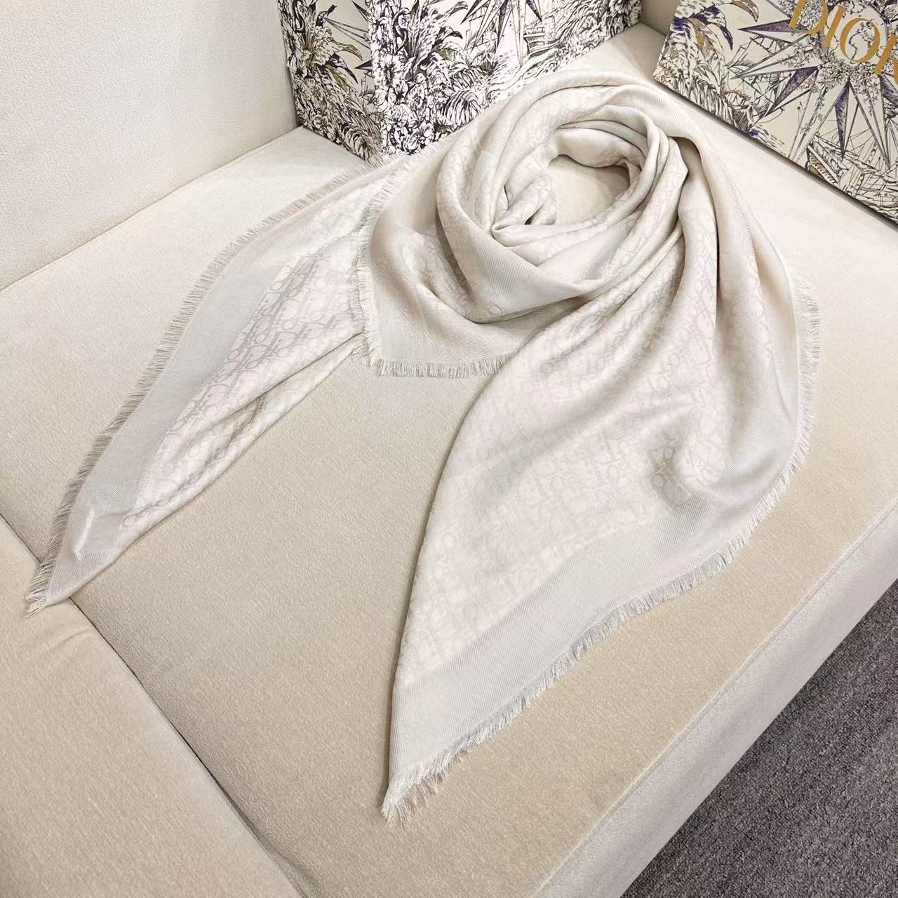 ❤26年秋冬新款Dior Infini 印花披肩（官方款) 尺寸：标准140cm×140cm大方巾披肩Dior Infi
