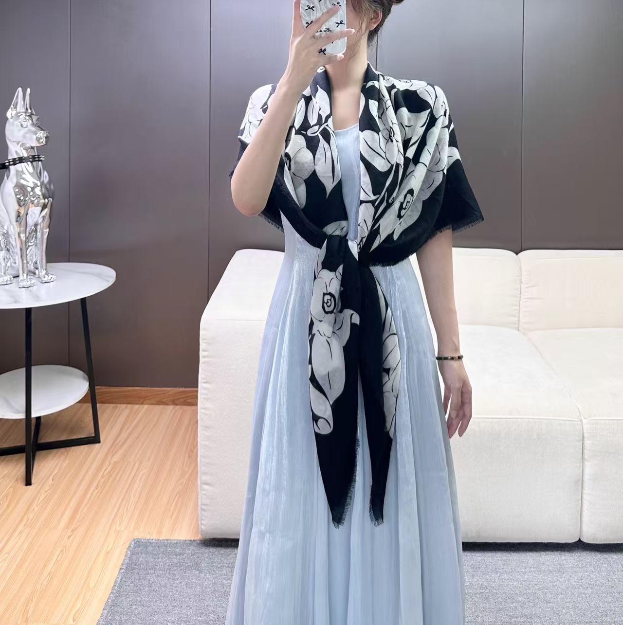 ❤26年秋冬新款上新🌈 原版品质～～ 香奶奶专柜款～就是告诉大家这款必须收～🆕❤️ 新款方羊绒😍专柜同步🌈✨这个size