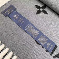 🆕 路易威登经典围巾以Vivienne Reykjavik 2.0 版本迎接马年新春。 Monogram 图案在丰盈 🆕 路易威登经典围巾以Vivienne Reykjavik 2.0 版本迎接马年新春。 Monogram 图案在丰盈
