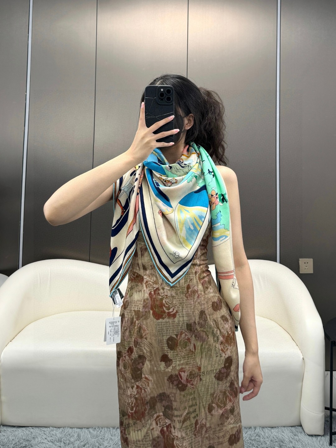 🆕   2024年专柜同步 Hermes推荐[玫瑰]顶级工艺超值‼️爱马仕专柜爆款羊绒方巾💟立体呈现图案纹路实物档次极高