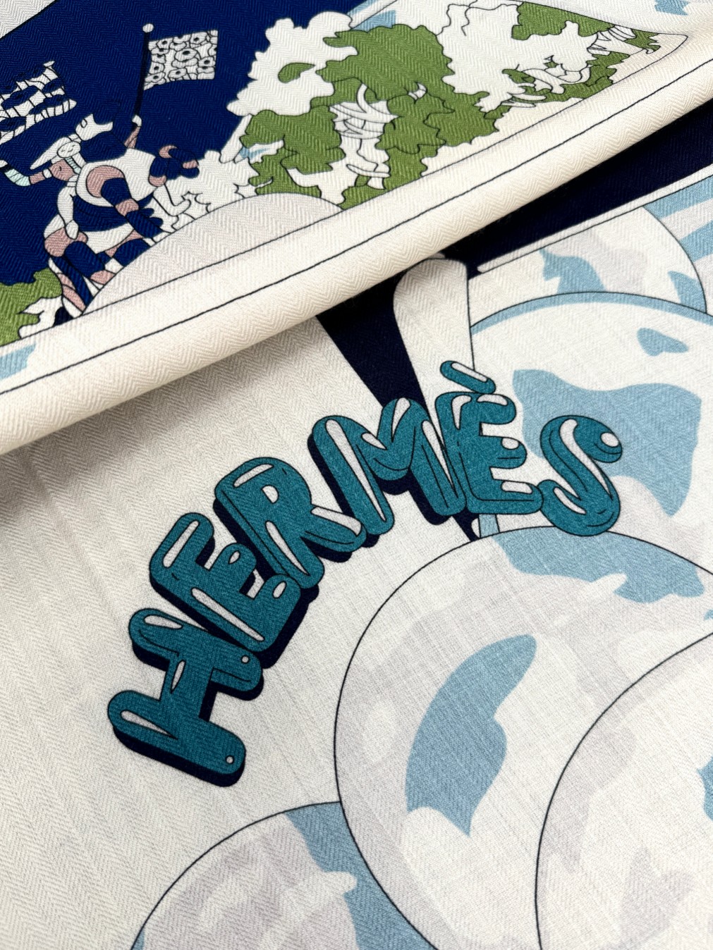 🆕   2024年专柜同步 Hermes推荐[玫瑰]顶级工艺超值‼️爱马仕专柜爆款羊绒方巾💟立体呈现图案纹路实物档次极高