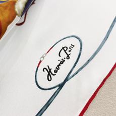 🆕 “纵意驰骋”90方巾-Hermes 丝巾名称:纵意驰骋 设计师:Thibaut Rassat 尺寸:88.5 🆕 “纵意驰骋”90方巾-Hermes 丝巾名称:纵意驰骋 设计师:Thibaut Rassat 尺寸:88.5