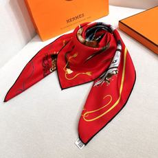 🆕 “纵意驰骋”90方巾-Hermes 丝巾名称:纵意驰骋 设计师:Thibaut Rassat 尺寸:88.5 🆕 “纵意驰骋”90方巾-Hermes 丝巾名称:纵意驰骋 设计师:Thibaut Rassat 尺寸:88.5