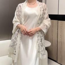 🆕 2025年香奈儿秋冬提前上新,美女都爱此款 超级有腔调!!!】谁懂这种秋冬调性的美啊?!!!这款小香披肩也是我疯 🆕 2025年香奈儿秋冬提前上新,美女都爱此款 超级有腔调!!!】谁懂这种秋冬调性的美啊?!!!这款小香披肩也是我疯