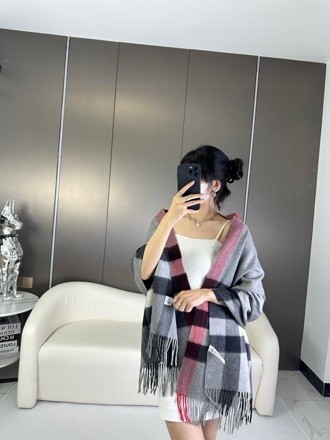 🆕  爆款巴宝莉经典大格子大披肩，人手必备，专柜最新小白标～吊牌齐全，非市场便宜货，经典专柜补单流出！极品殿堂级硬货❗️