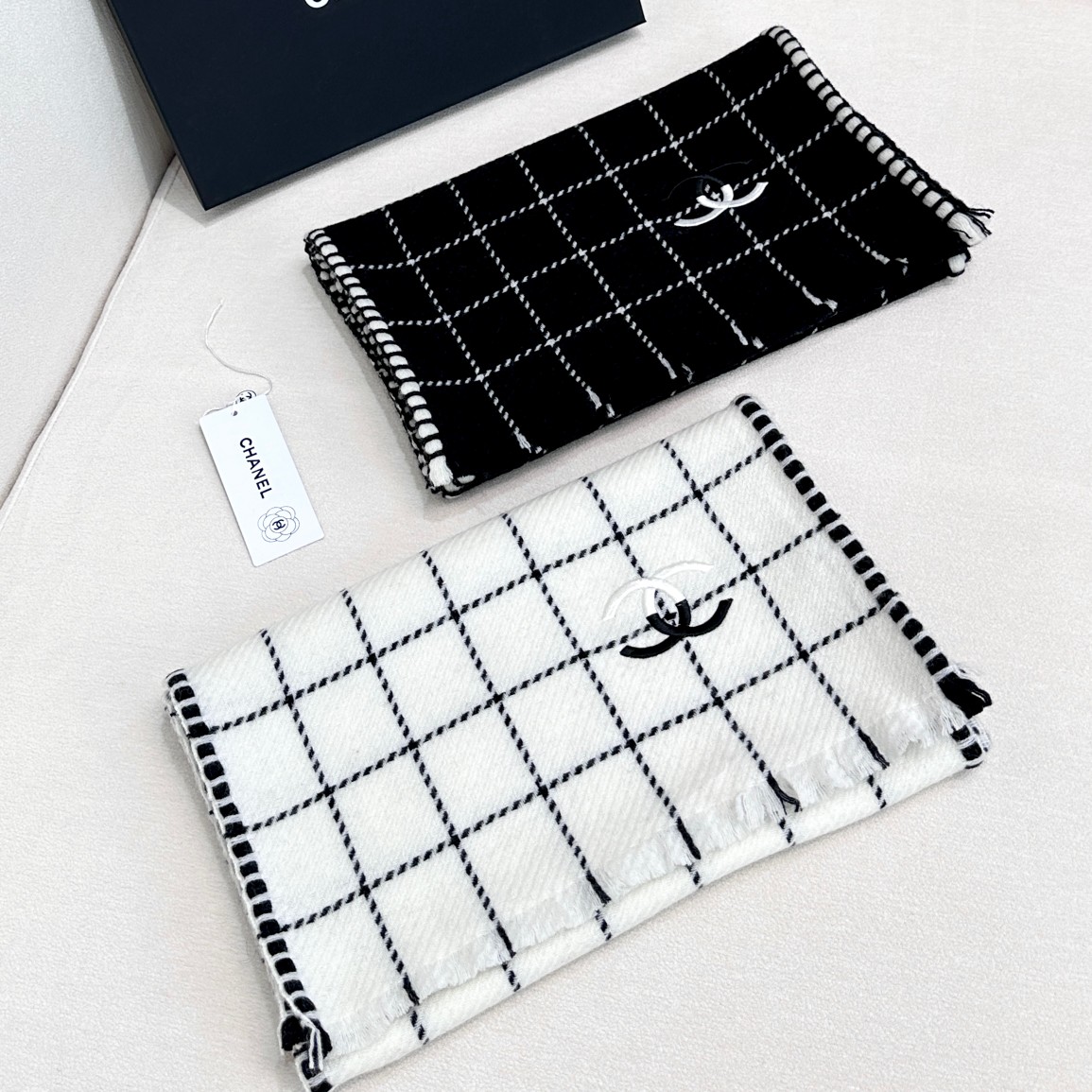 🆕  Chanel香奈儿2024系列货  专供vi🆕 P产品 ♥顶级苏格兰进口羊绒   纹路织法使围巾赋有弹性且柔软亲肤