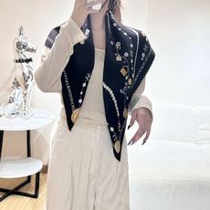 🆕 Chanel ~26新品~90双面真丝 珍珠、香水瓶与四叶草的完美搭配 适合各种场合搭配使用 黑白两色经典优雅 真 🆕 Chanel ~26新品~90双面真丝 珍珠、香水瓶与四叶草的完美搭配 适合各种场合搭配使用 黑白两色经典优雅 真