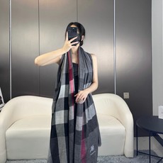 🆕 上新!2023年巴宝莉正装系列货 专供旗舰店的vi🆕 P 💍💍💍顶级苏格兰进口山羊绒 🎆无比的高贵优雅 知性的款 🆕 上新!2023年巴宝莉正装系列货 专供旗舰店的vi🆕 P 💍💍💍顶级苏格兰进口山羊绒 🎆无比的高贵优雅 知性的款