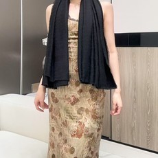 🆕 迪奥爆款到货‼️【银线字母方巾140】原版1:1定制👑,质感精细风格成熟的围巾是众多造型的理想搭配,由珍贵的山羊 🆕 迪奥爆款到货‼️【银线字母方巾140】原版1:1定制👑,质感精细风格成熟的围巾是众多造型的理想搭配,由珍贵的山羊