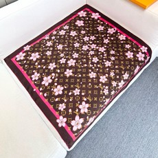 🆕 LV x TM MONOGRAM CHERRY BLOSSOM 18mm顶级真丝双面同色丝巾 本款桑蚕丝方巾以 🆕 LV x TM MONOGRAM CHERRY BLOSSOM 18mm顶级真丝双面同色丝巾 本款桑蚕丝方巾以