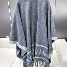 𝐌𝐚𝐱 𝐦𝐚𝐫𝐚 双面斗篷‼️ 原单品质牛货,气质的没有争议‼️ 本年度最in的走秀斗篷🤙🏻 百搭的无敌的那种,贵气自带 𝐌𝐚𝐱 𝐦𝐚𝐫𝐚 双面斗篷‼️ 原单品质牛货,气质的没有争议‼️ 本年度最in的走秀斗篷🤙🏻 百搭的无敌的那种,贵气自带