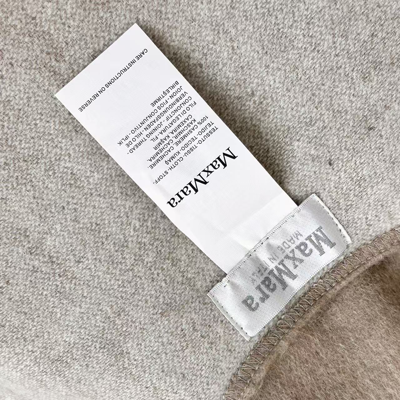 𝐌𝐚𝐱 𝐦𝐚𝐫𝐚 双面斗篷‼️ 原单品质牛货,气质的没有争议‼️ 本年度最in的走秀斗篷🤙🏻 百搭的无敌的那种，贵气自带