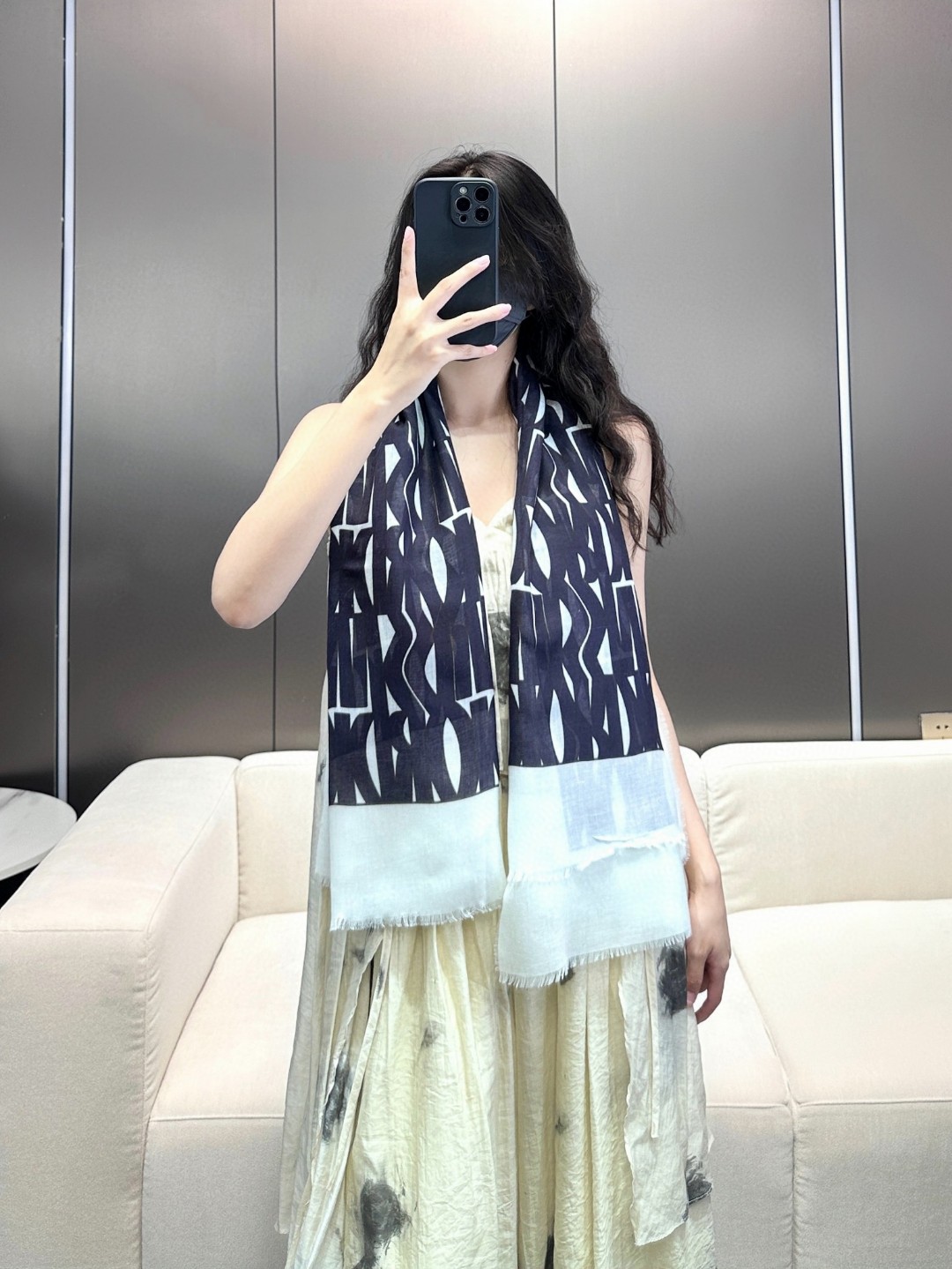 🆕  Dior新款羊绒围巾长款披肩！纯粹的高级和时髦感！太有品味了！！】好看死了，质感有腔调！！Dior的招牌元素高端围