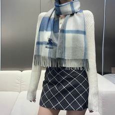 新款到!2024年巴宝利难得的高端男女同款款,非常正的围巾~面料大爱,非常柔软细腻舒服‼大气简约,超级好看的配色,任何男 新款到!2024年巴宝利难得的高端男女同款款,非常正的围巾~面料大爱,非常柔软细腻舒服‼大气简约,超级好看的配色,任何男