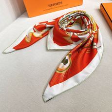🆕 假面骏马”90双面丝巾-Hermes 扬•巴吉特里可(Jan Bajtlik) 成份:100%桑蚕丝 尺寸:88 🆕 假面骏马”90双面丝巾-Hermes 扬•巴吉特里可(Jan Bajtlik) 成份:100%桑蚕丝 尺寸:88