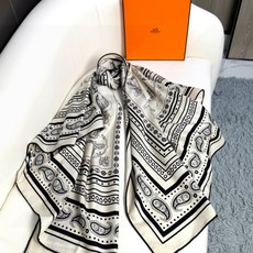 2024年专柜同步 Hermes【双面同色 顶级丝绒方巾140推荐💕顶级工艺超值‼️爱马仕专柜爆款🎁🎁羊绒方巾💟立体呈现 2024年专柜同步 Hermes【双面同色 顶级丝绒方巾140推荐💕顶级工艺超值‼️爱马仕专柜爆款🎁🎁羊绒方巾💟立体呈现