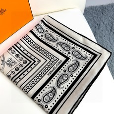 2024年专柜同步 Hermes【双面同色 顶级丝绒方巾140推荐💕顶级工艺超值‼️爱马仕专柜爆款🎁🎁羊绒方巾💟立体呈现 2024年专柜同步 Hermes【双面同色 顶级丝绒方巾140推荐💕顶级工艺超值‼️爱马仕专柜爆款🎁🎁羊绒方巾💟立体呈现