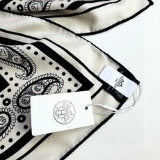 2024年专柜同步 Hermes【双面同色 顶级丝绒方巾140推荐💕顶级工艺超值‼️爱马仕专柜爆款🎁🎁羊绒方巾💟立体呈现 2024年专柜同步 Hermes【双面同色 顶级丝绒方巾140推荐💕顶级工艺超值‼️爱马仕专柜爆款🎁🎁羊绒方巾💟立体呈现