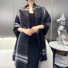 ✨✨【▪️百搭时尚又充满高端气息~Burberry新款金属感专属标志格纹围巾!】赋予信手拈来的自信气质,Burberry ✨✨【▪️百搭时尚又充满高端气息~Burberry新款金属感专属标志格纹围巾!】赋予信手拈来的自信气质,Burberry
