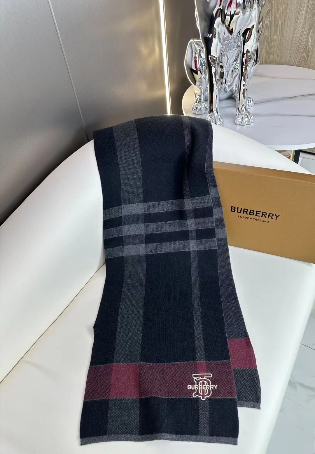 Burberry爆款上新 高端男士围巾👍【TB羊绒格纹】独家牛货🐂  奢华尽在尺寸之间，高端品质‼️具有超高羊绒品质才会