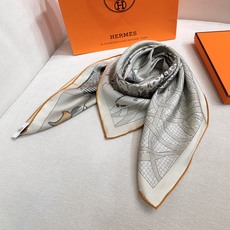 “爱马仕之约”90双面真丝方巾~Hermes 手工卷边90方巾(100%桑蚕丝)。 这款迷人的90丝巾令您散发内在优雅 “爱马仕之约”90双面真丝方巾~Hermes 手工卷边90方巾(100%桑蚕丝)。 这款迷人的90丝巾令您散发内在优雅