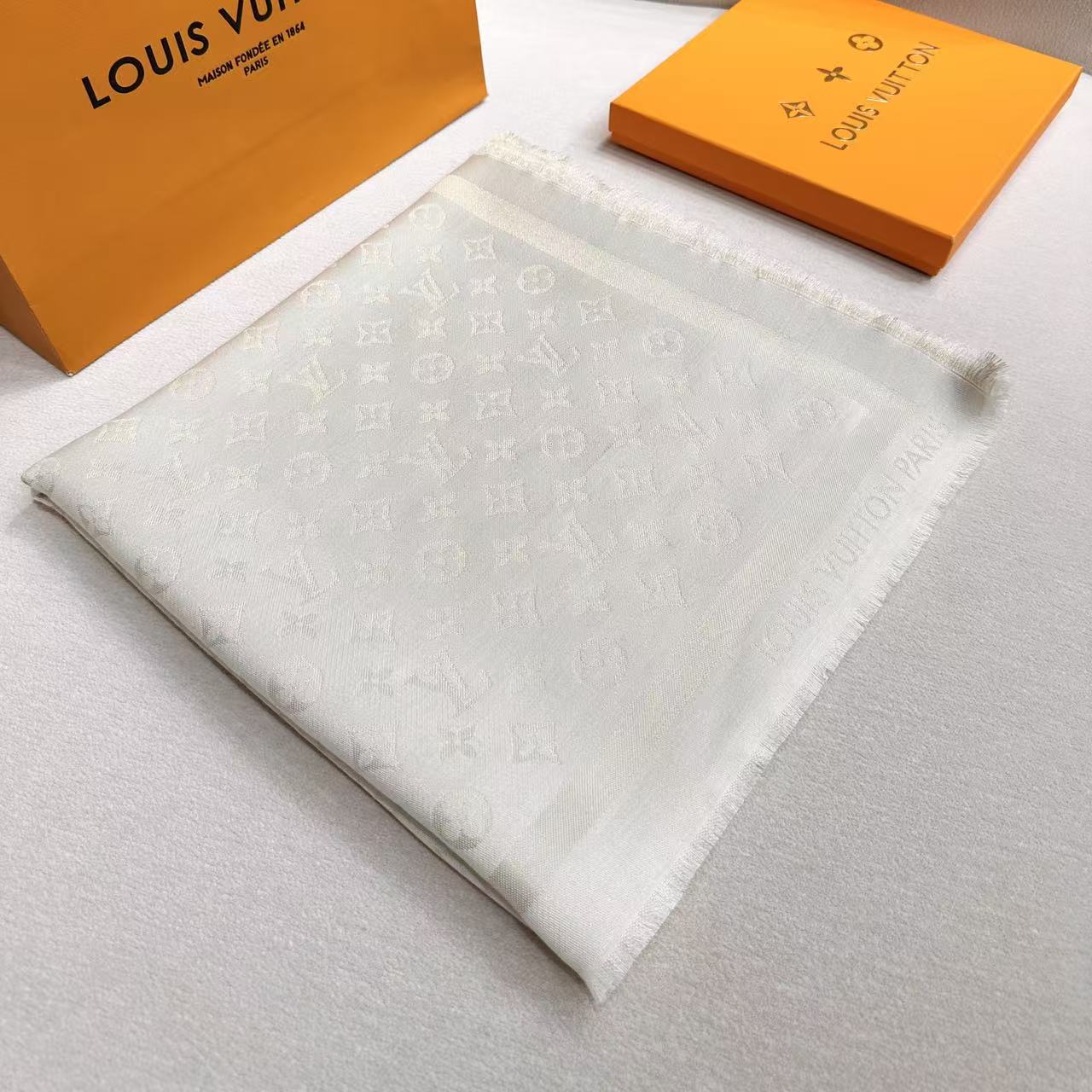 ❤专柜六色到货！LV路易威登极品硬货❗️品质极好极好的❗️经典Monogram图案风靡了全世界。是个人都见过的一款 可是