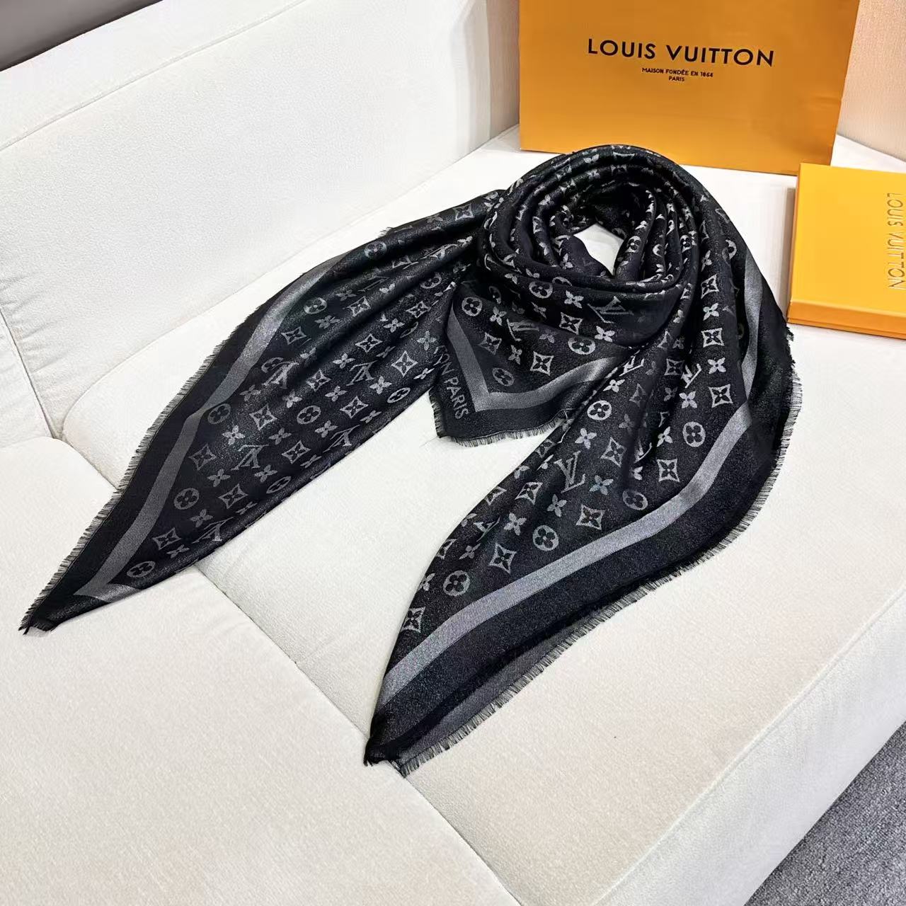 ❤专柜六色到货！LV路易威登极品硬货❗️品质极好极好的❗️经典Monogram图案风靡了全世界。是个人都见过的一款 可是