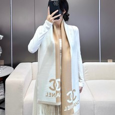 𝐂𝐇𝐀𝐍𝐄𝐋新《双面拼色提花》裸粉色 Size:184x34cm (不含流苏) 目测是大爆款!双面异色提花 两面完全相反 𝐂𝐇𝐀𝐍𝐄𝐋新《双面拼色提花》裸粉色 Size:184x34cm (不含流苏) 目测是大爆款!双面异色提花 两面完全相反