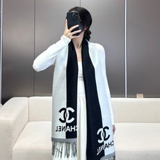 𝐂𝐇𝐀𝐍𝐄𝐋新《双面拼色提花》裸粉色 Size:184x34cm (不含流苏) 目测是大爆款!双面异色提花 两面完全相反 𝐂𝐇𝐀𝐍𝐄𝐋新《双面拼色提花》裸粉色 Size:184x34cm (不含流苏) 目测是大爆款!双面异色提花 两面完全相反