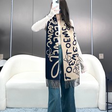 高品质跑量质量 🆕Loewe2024年最新款,罗意威涂鸦款双面围巾,男女同款。loewe超美新款围巾!超级推荐入手!超难 高品质跑量质量 🆕Loewe2024年最新款,罗意威涂鸦款双面围巾,男女同款。loewe超美新款围巾!超级推荐入手!超难