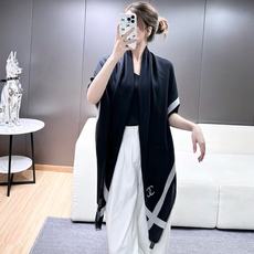 ❤️2026年香奈儿秋冬提前上新,美女都爱此款 超级有腔调!!!】谁懂这种秋冬调性的美啊?!!!这款小香披肩也是我疯狂喜 ❤️2026年香奈儿秋冬提前上新,美女都爱此款 超级有腔调!!!】谁懂这种秋冬调性的美啊?!!!这款小香披肩也是我疯狂喜