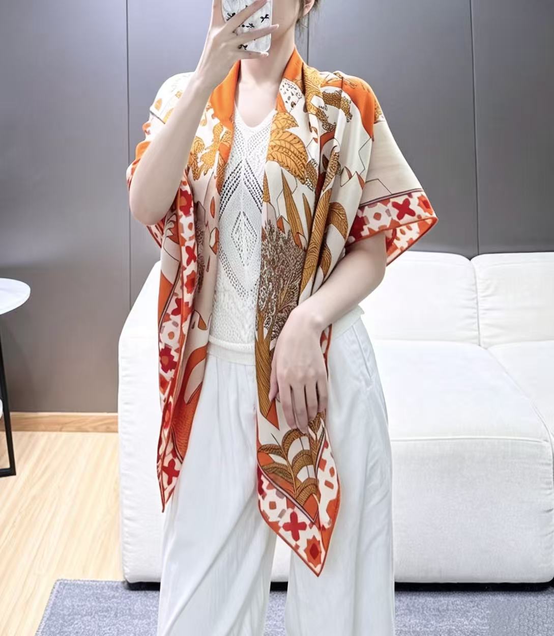 【双面同色 丝毛款】羊绒新款 买了都说好看‼️推荐💕【四方之风宫殿140】羊绒方巾‼️H家ZG爆款🎁💟立体呈现图案纹路实 【双面同色 丝毛款】羊绒新款 买了都说好看‼️推荐💕【四方之风宫殿140】羊绒方巾‼️H家ZG爆款🎁💟立体呈现图案纹路实